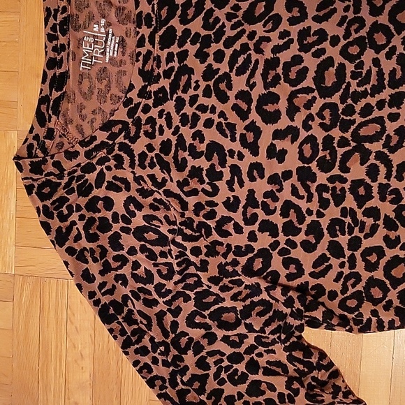 LIKE NEW Sexy Leopard Print Long Sleeve Top, M - Picture 11 of 13